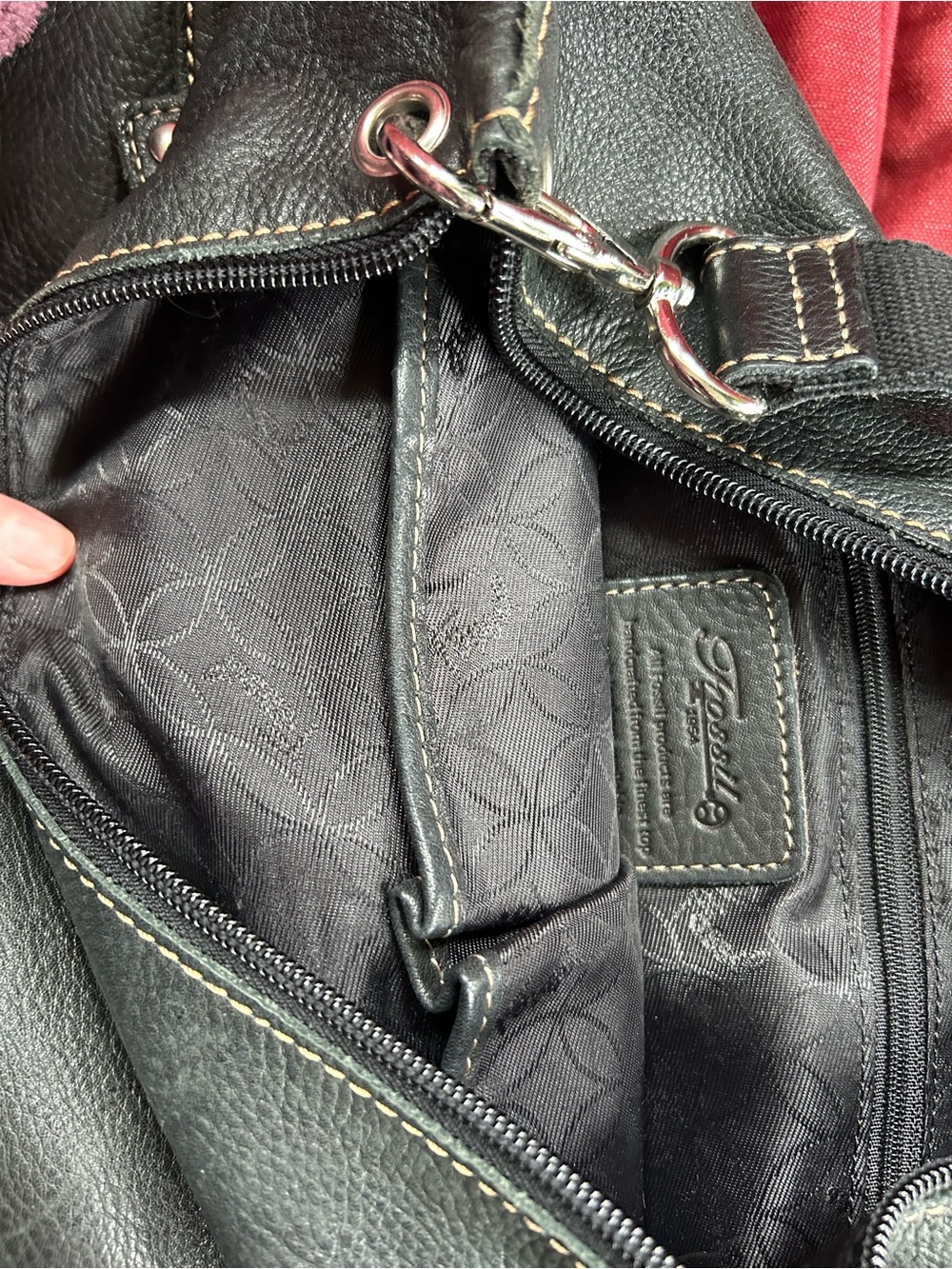 Black Leather Fossil Bag ~ Exquisite, supple leather in like new condition.